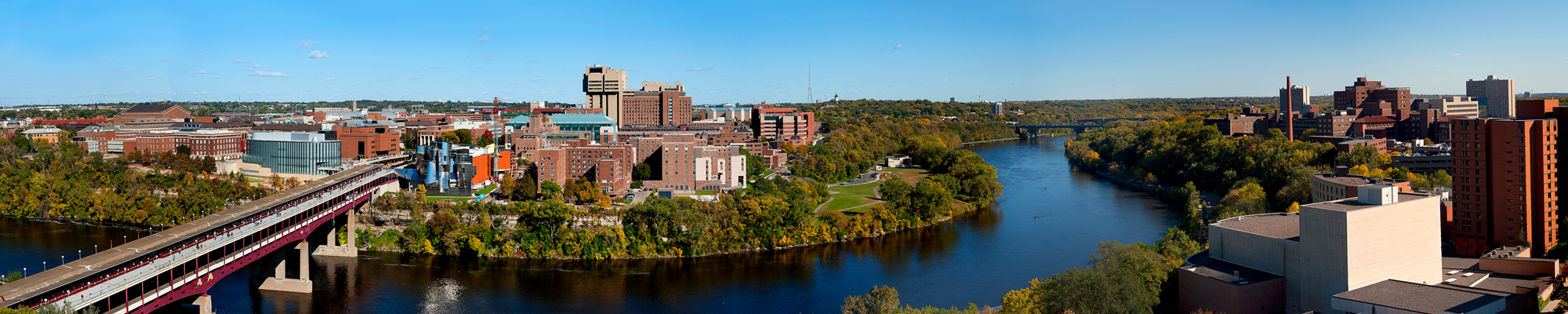 Panoramic view of East Bank over the Mississippi River
